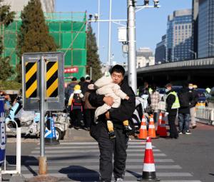 China to build 'birth-friendly society', refine social security system
