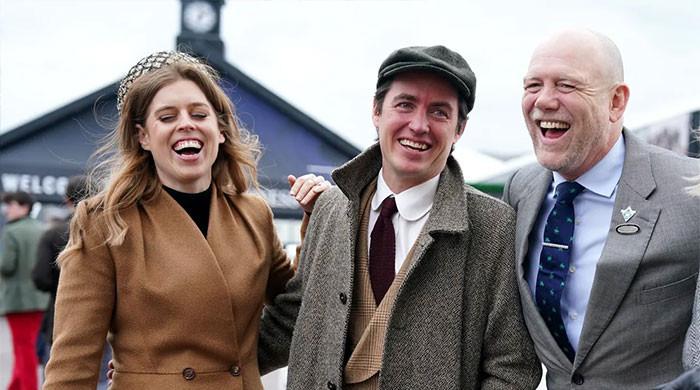 Edoardo Mapelli Mozzi shows support for Mike Tindall's blackeye