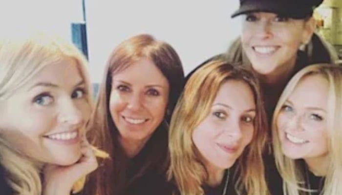 Holly Willoughby joined her friend Nicole Appleton for a lunch date with pals
