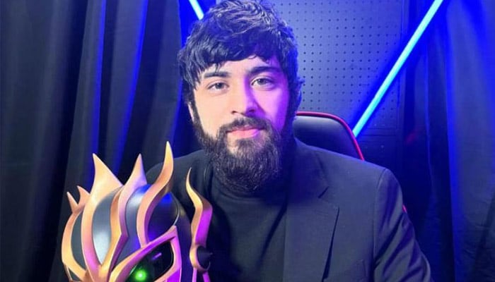 Zayn Malik gives peek at his comic-filled ‘reading material’ stash