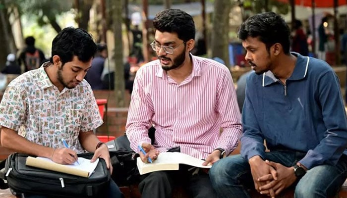 Dhaka University students pictured at the varsitys campus. — AFP/File