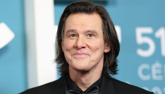 Plastic surgeon supports ‘poor Jim Carrey amid controversy over new look