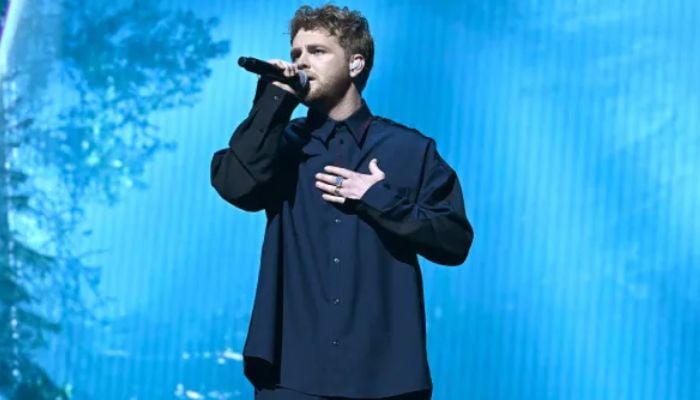 Alex Warren performed at 2026 Grammys among fellow nominees Lola Young, Leon Thomas