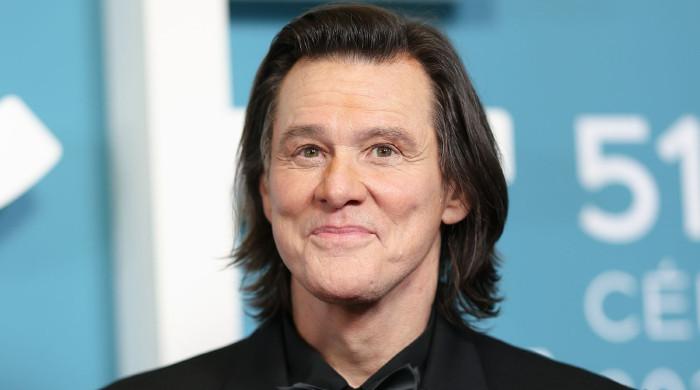 Plastic surgeon supports ‘poor' Jim Carrey amid controversy over new look