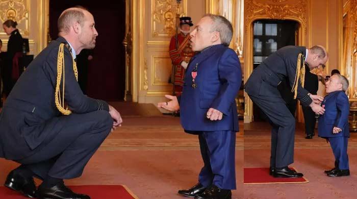 Prince William goes down on one knee for Harry Potter and Star Wars icon