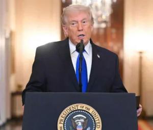 Trump signals military consequences if Iran leaves mines in Strait