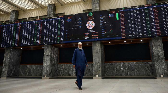 PSX mixed as oil price spike weighs sentiment, IMF talks limit downside