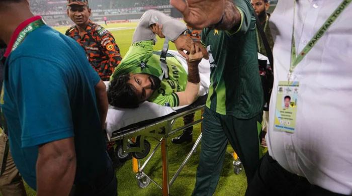 Hussain Talat suffers shoulder injury in second Pakistan-Bangladesh ODI