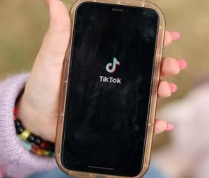 One-fifth of Australian teens still use TikTok, Snapchat after social media ban
