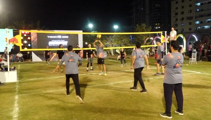 Players in action during the two-day Ramadan RAKA Volleyball Festival in Karachi, March 14, 2026. — Reporter