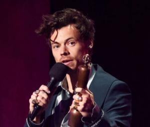 Harry Styles' surprise 'SNL' guest sparks buzz as One Direction reunites 