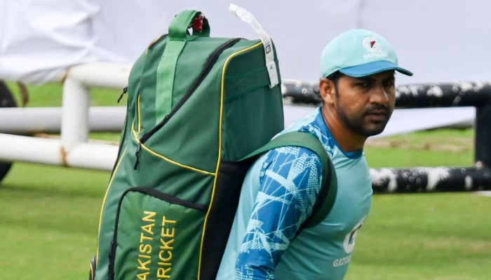 Pakistans cricketer Sarfaraz Ahmed arrives to attend a training session at the Rawalpindi Cricket Stadium in Rawalpindi on August 20, 2024, on the eve of their first Test cricket match against Bangladesh. — AFP