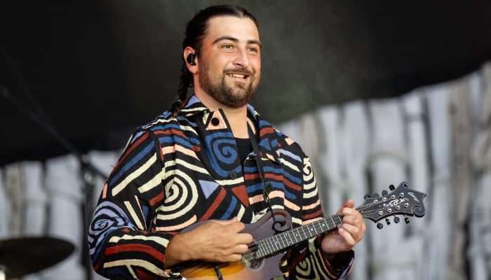 Noah Kahan raises expectations for The Great Divide album with new single