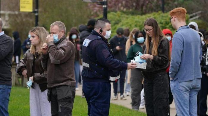 How did meningitis outbreak start at University of Kent's chemistry club?