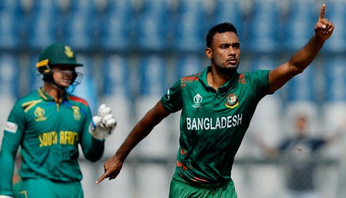 Bangladeshs Shoriful Islam celebrates after taking the wicket of South Africas Reeza Hendricks. — Reuters/File