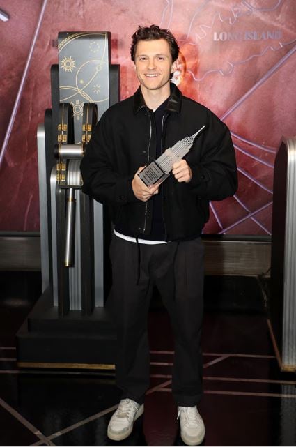 Tom Holland sparks speculation as he steps out ringless amid marriage buzz