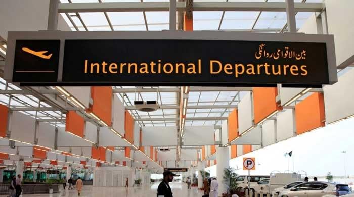 Pakistan's int'l departures fall nearly 50% amid regional unrest