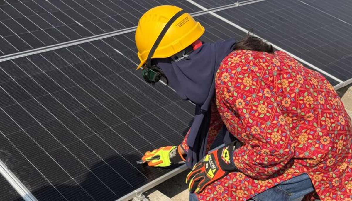 More than 100 young Pakistani women from across the country have been trained in and certified in solar roof installation by LADIESFUND Energy Pvt Ltd through Dawood Global Foundation’s Educate a Girl programme. They have solarised a women’s shelter, a church and an orphanage. — LADIESFUND Energy (Pvt.) Ltd