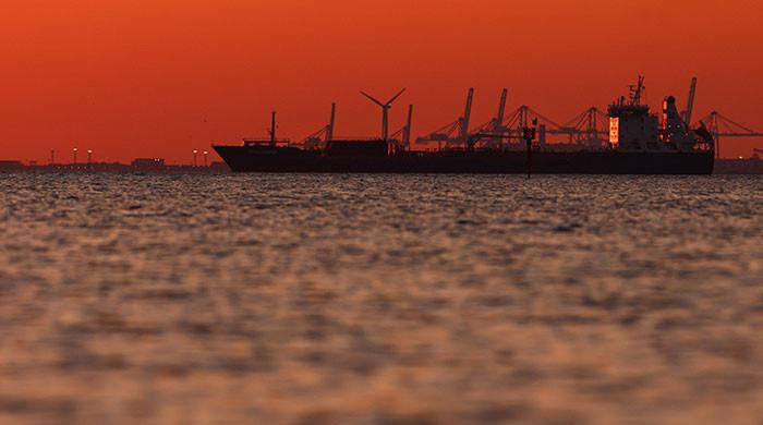 US temporarily lifts sanctions on Iranian oil at sea