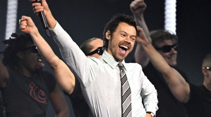 Harry Styles jets out of New York after pulling double 'SNL' duties