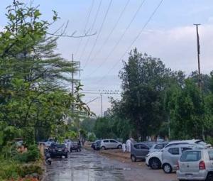 Weather turns pleasent as rain batters Karachi on Eid