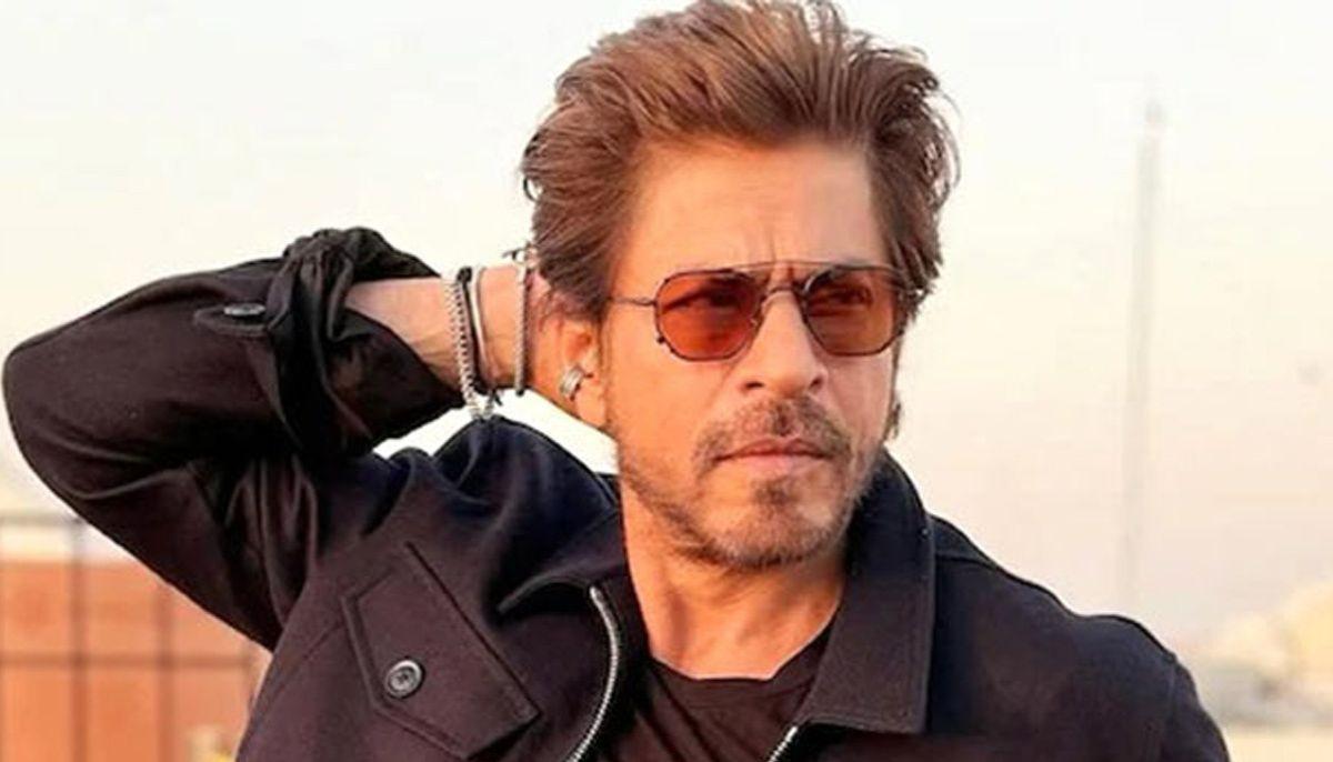 Shah Rukh Khan spreads ‘love and light on Eid, fans react