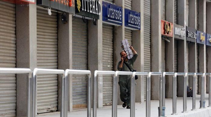 Smart lockdown on cards in Sindh as fuel-saving measure, says minister