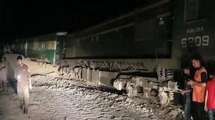 Tezgam derailment near Lodhran injures 25, leaves 8 critical as multiple bogies overturn