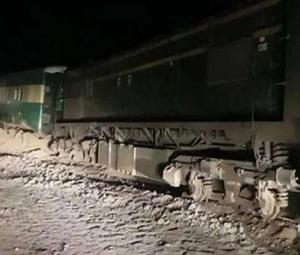 Tezgam derailment near Lodhran injures 25, leaves 8 critical as multiple bogies overturn