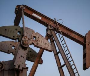 Oil tumbles nearly 6% to $98.30 as Trump sends Iran peace plan, markets rally