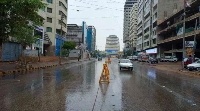 Light rainfall sweeps through Karachi, easing heat