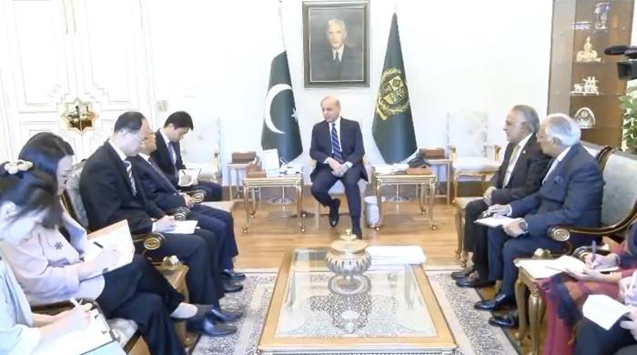 In meeting with Chinese envoy, PM highlights Pakistan's de-escalation role amid Mideast tensions