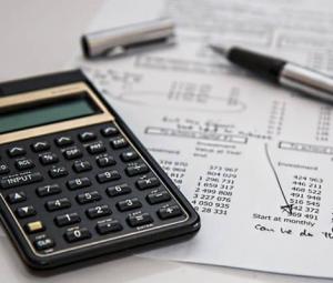 Govt cuts development budget by 10%, mulls smart lockdown to tackle fuel crisis