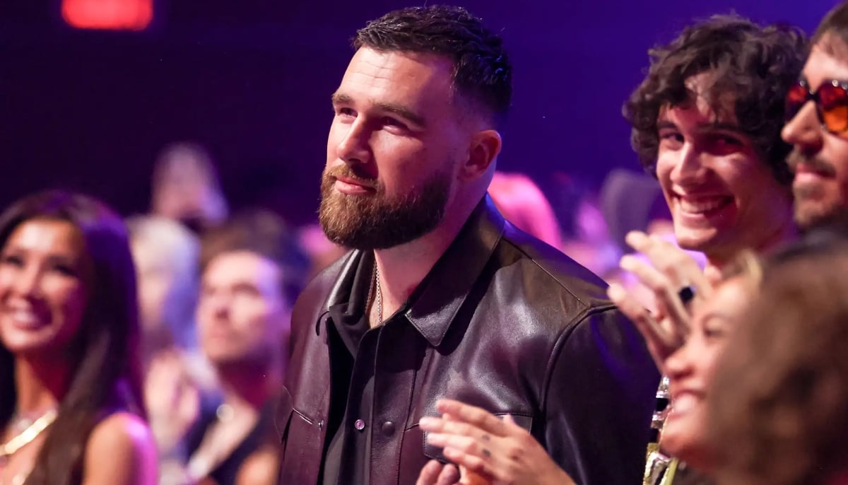 Taylor Swift breaks internet with surprise confession at iHeart Radio Awards