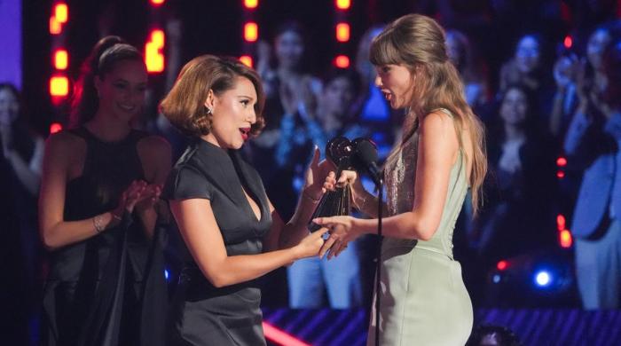 RAYE teases Taylor Swift, Travis Kelce wedding with cheeky hint