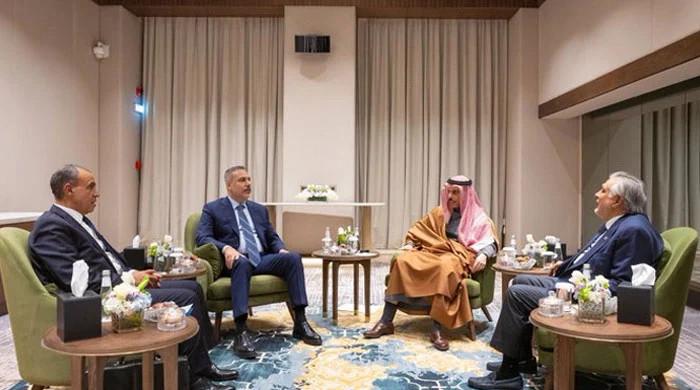 Pakistan hosts quadrilateral meeting to discuss Middle East tensions