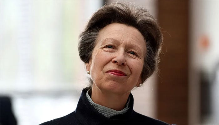 Princess Anne and Tim Laurence remember wartime heroes