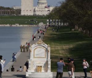 'A Throne Fit for a King': Golden toilet mocks Trump decor