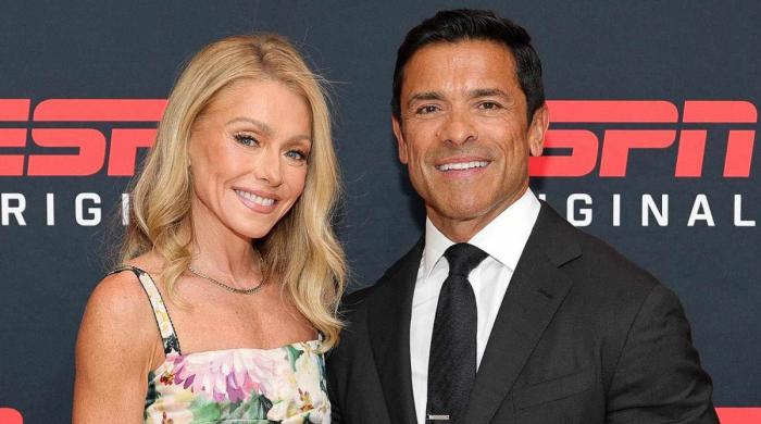 Kelly Ripa, Mark Consuelos spill bedroom truth 