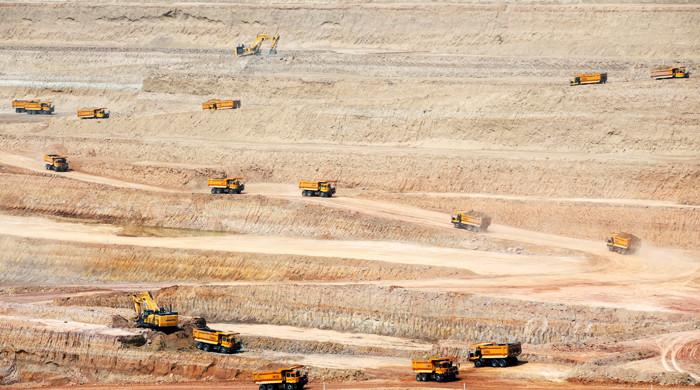 Govt shifts Thar coal mining to grid, targets major cost reduction