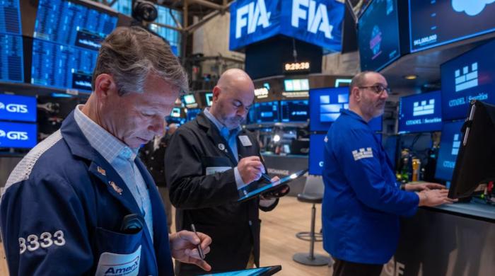 Oil up 8.2%, gas rises 37%, stock market sinks as Trump lacks clear Iran exit plan