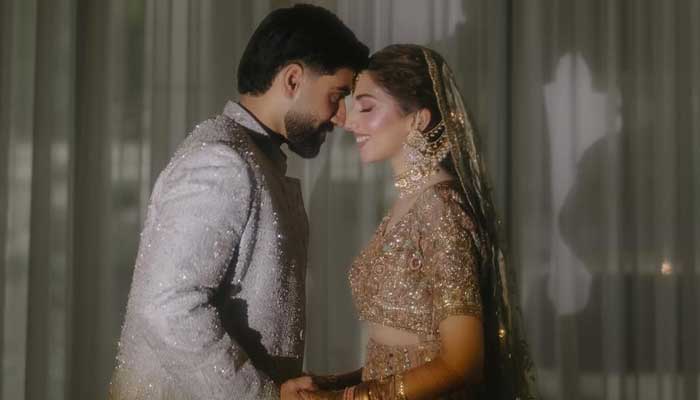 Singer Annural Khalid (right) poses for a picture at her Nikah ceremony. — Instagram/nabakhalid_