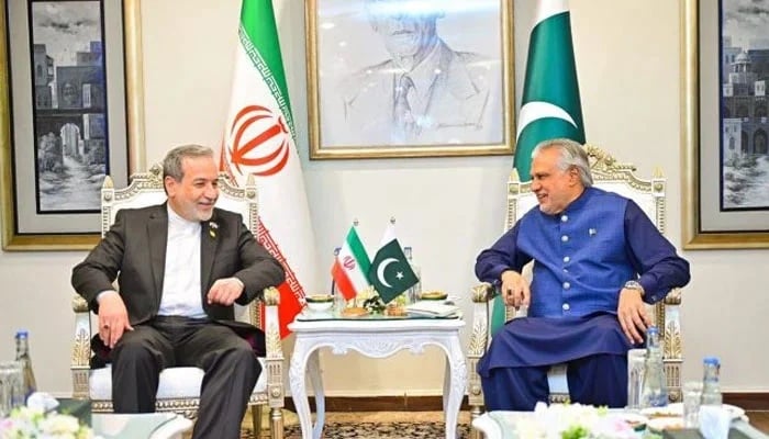 Deputy Prime Minister and Foreign Minister Ishaq Dar (right) holds meeting with Iranian Foreign Minister Seyyed Abbas Araghchi, at MoFA, on August 2, 2025. — APP