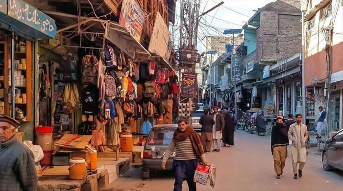 Govt mulls early market closures; wedding halls, restaurants to operate until 10pm