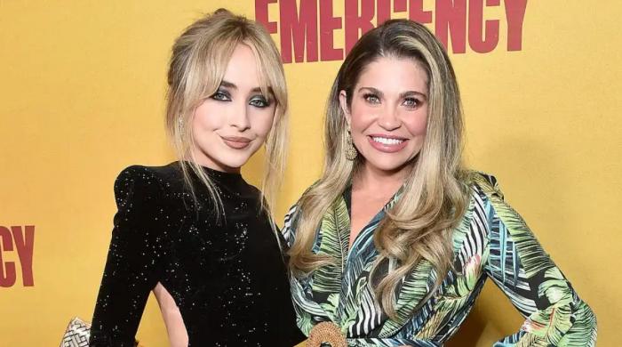 Sabrina Carpenter outsmarts former Tv mom Danielle Fishel