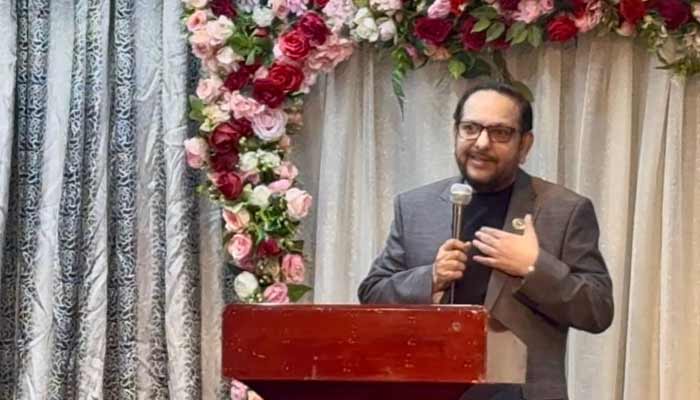 Mohammad Saleem, Vice President of Pakistan Business Council Sharjah, addresses the gathering in Dubai.— Reporter