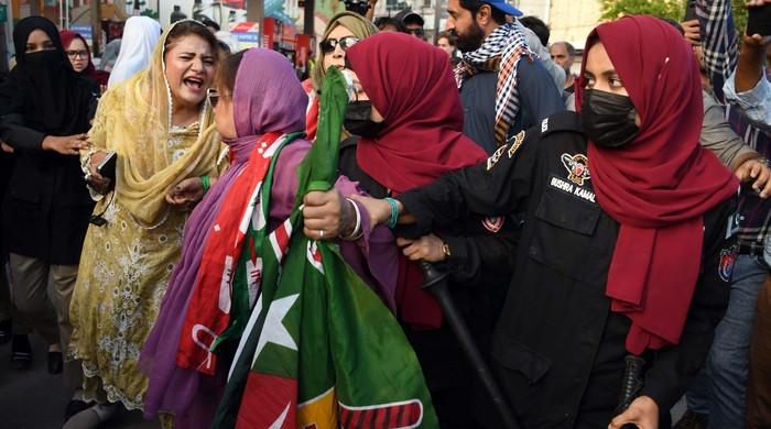 Case registered against over 100 PTI workers after Karachi Red Zone protest