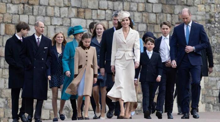 Senior royals make plans to repair fault line within family