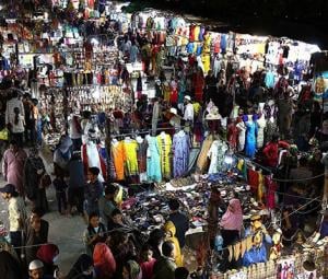 Fuel-saving measures: Markets, malls to shut at 8pm across Pakistan except Sindh