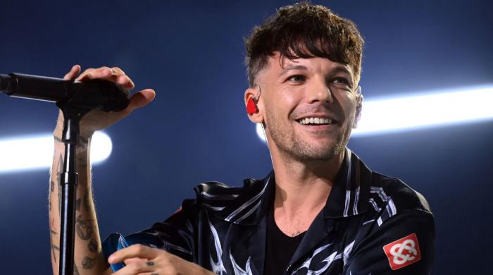 Louis Tomlinson hits 10-show milestone on “How Did We Get Here?” World Tour